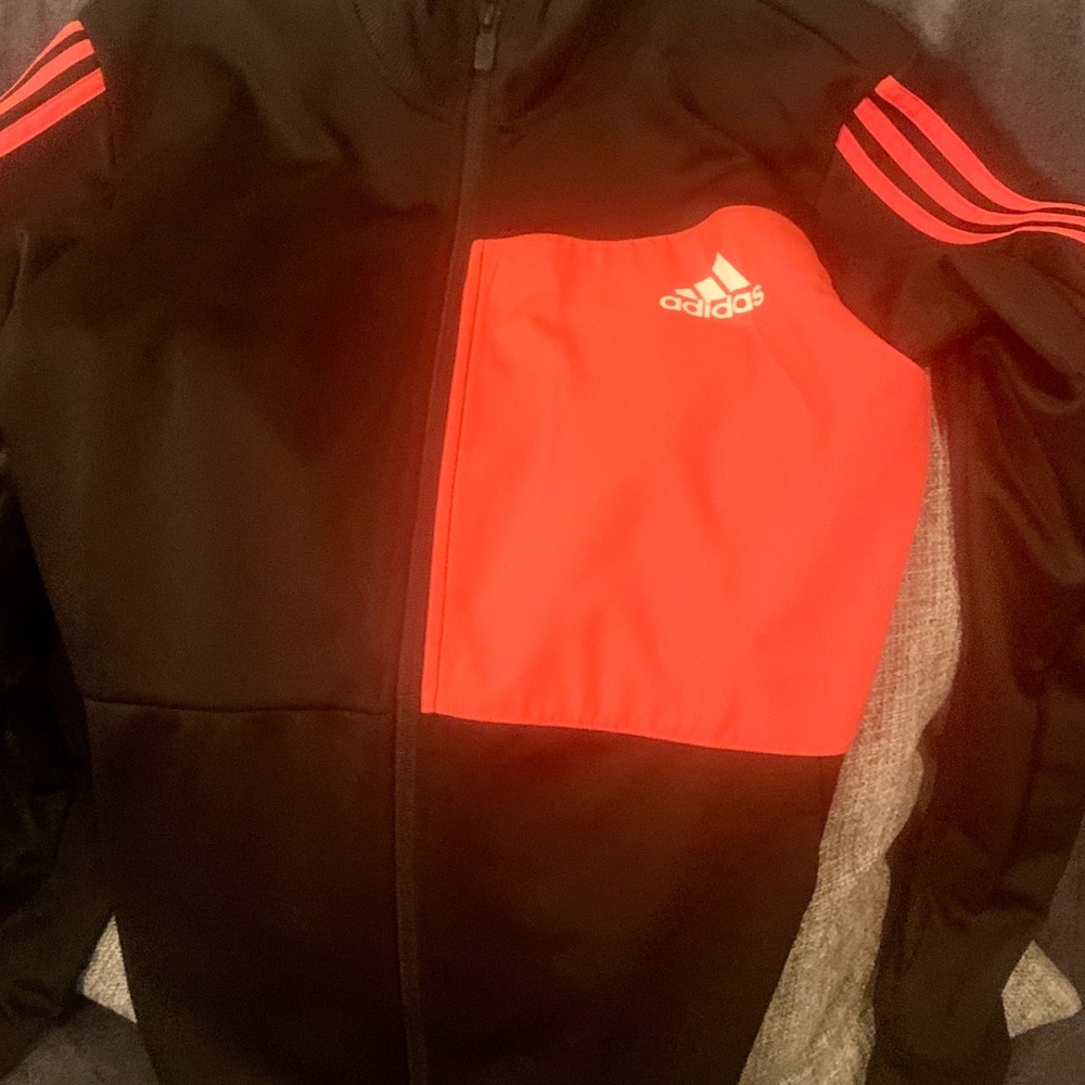 Adidas men’s Track Jacket beautiful and so stylish for any athletic event size M